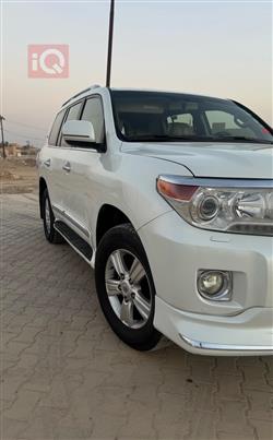 تۆیۆتا لاند کروزەر